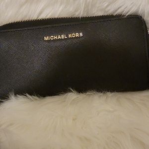 Michael Kors Jet Set Travel Wallet